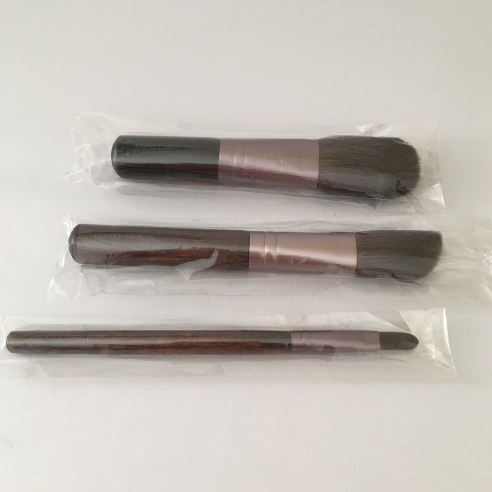 Sheer Cover Foundation Concealer Powder Brush Set